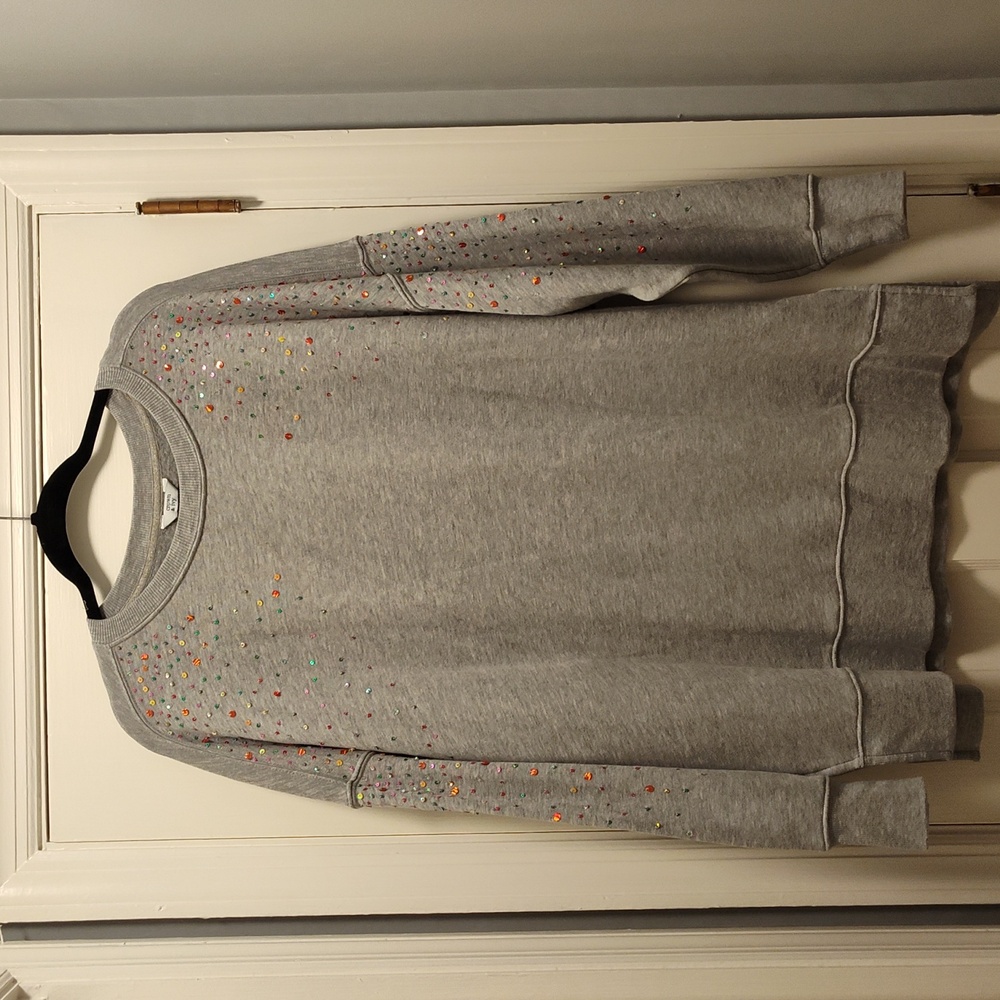 NWOT Crown & Ivy Gray Oversized Sweater, Sequins on front and sleeves, Size: XL
